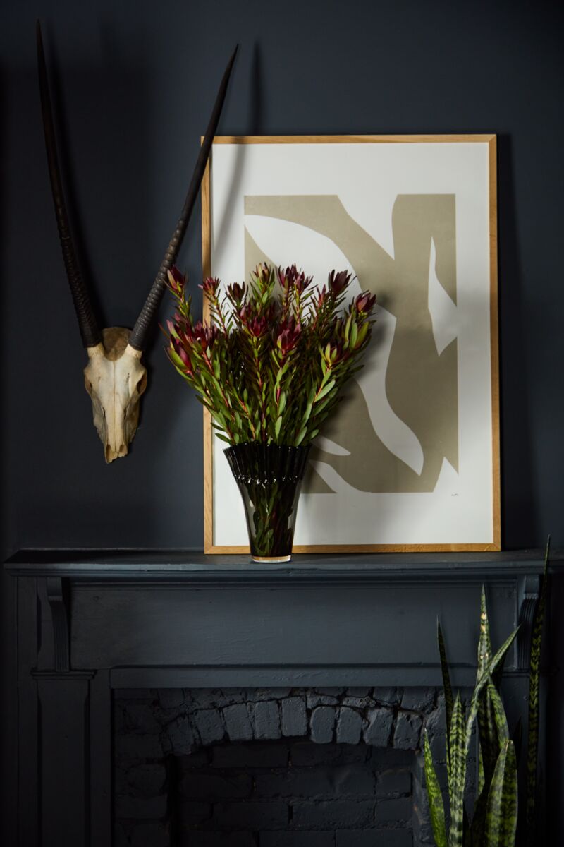 Glass vase with flared rim - Image 2